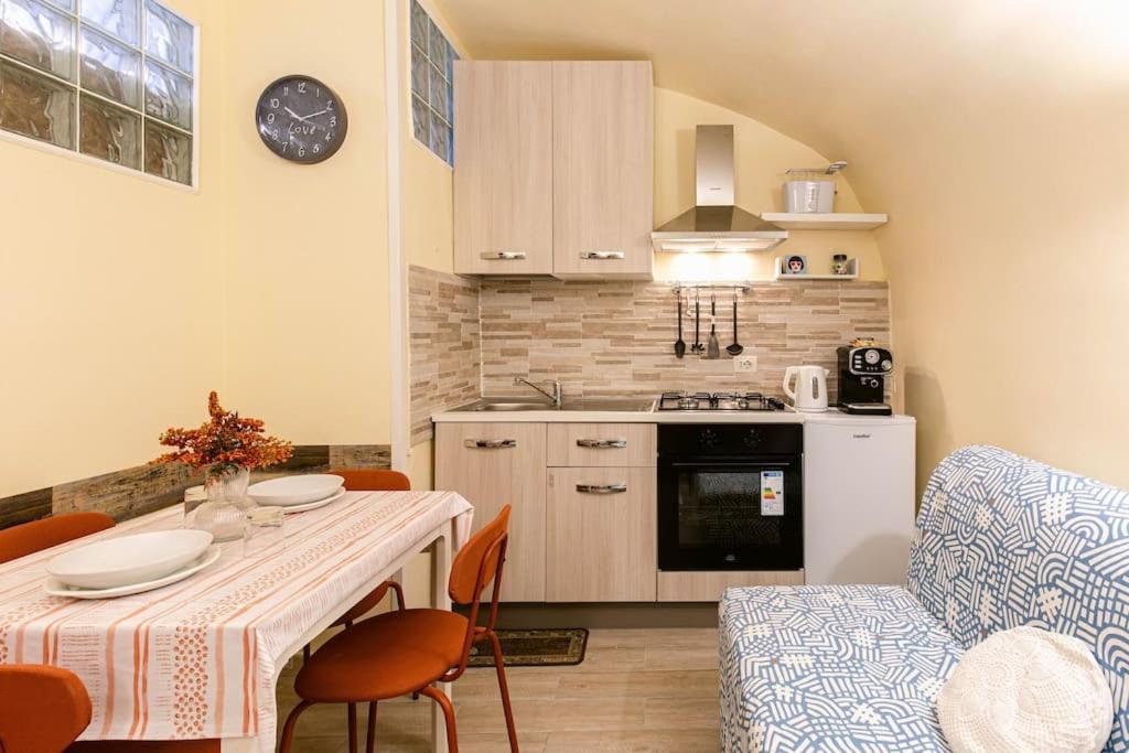 La Chicca Intero Nei Spagnoli Naples