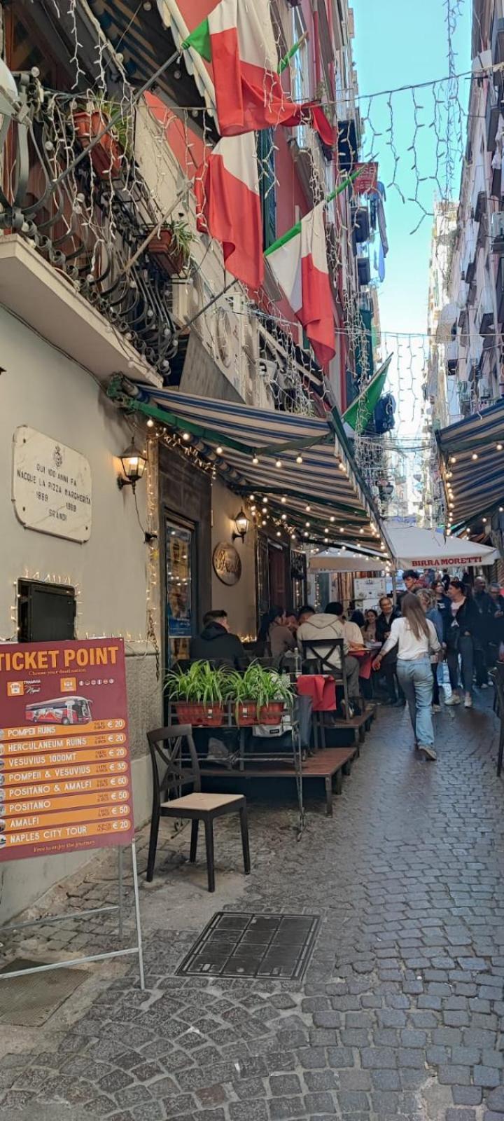 La Chicca Intero Nei Spagnoli